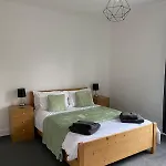 Cosy House Close To City Centre & Racecourse