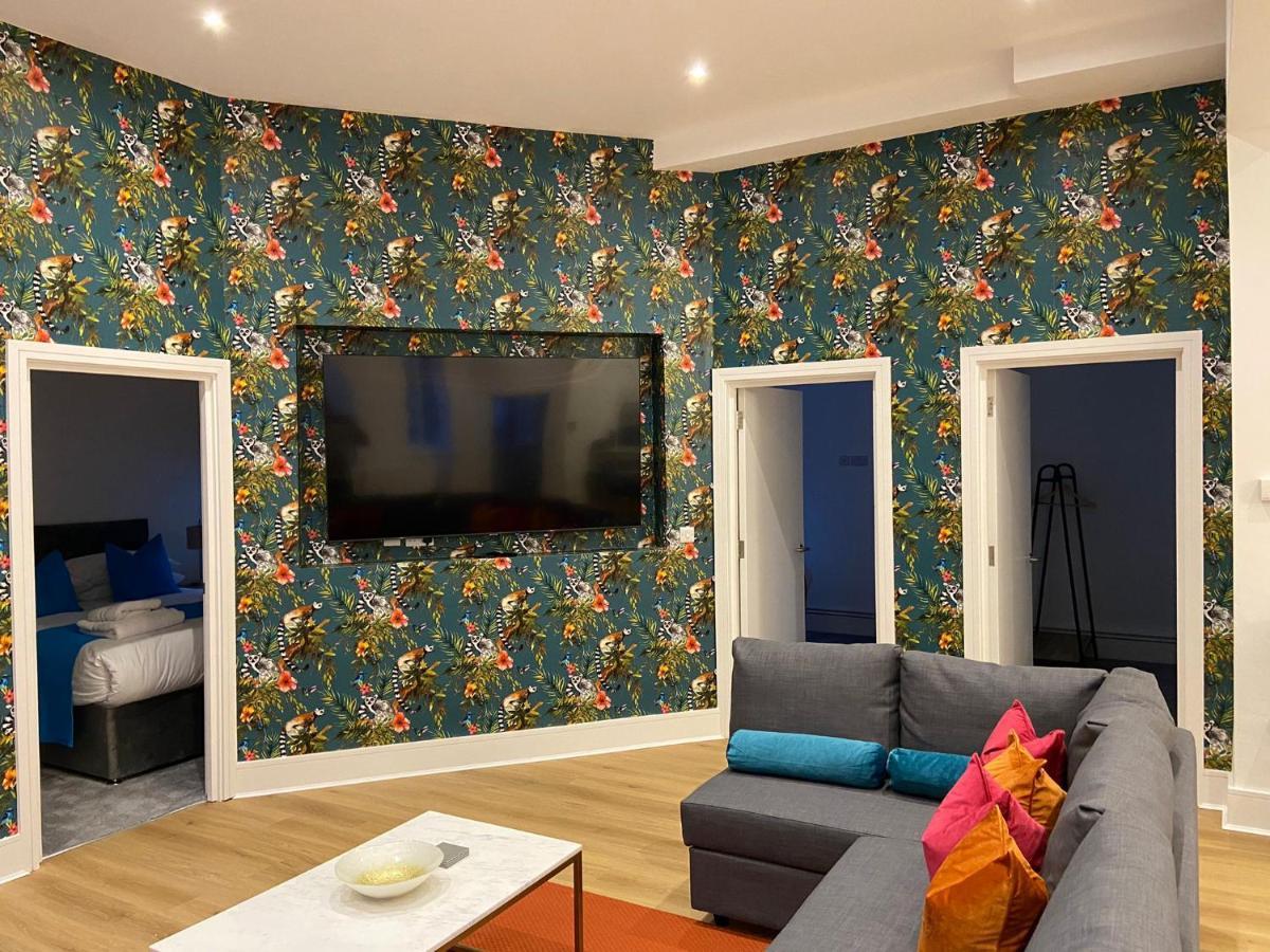 Riverside Apartment *