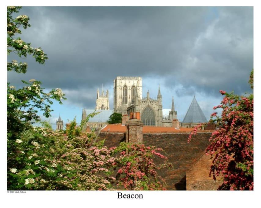 With Free Parking, 10 Min Walk To Bar Walls Holiday home