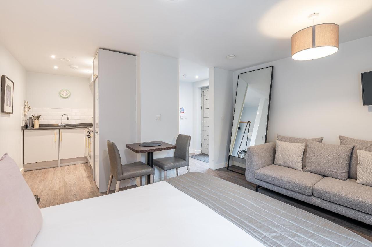 The Falcon Tap Apartment *