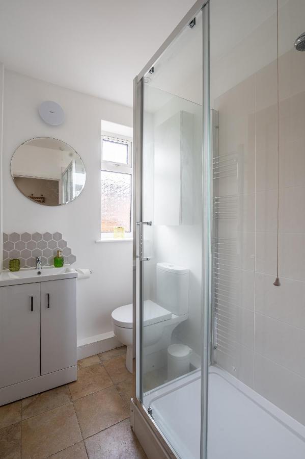 With Free Parking, 10 Min Walk To Bar Walls Holiday home