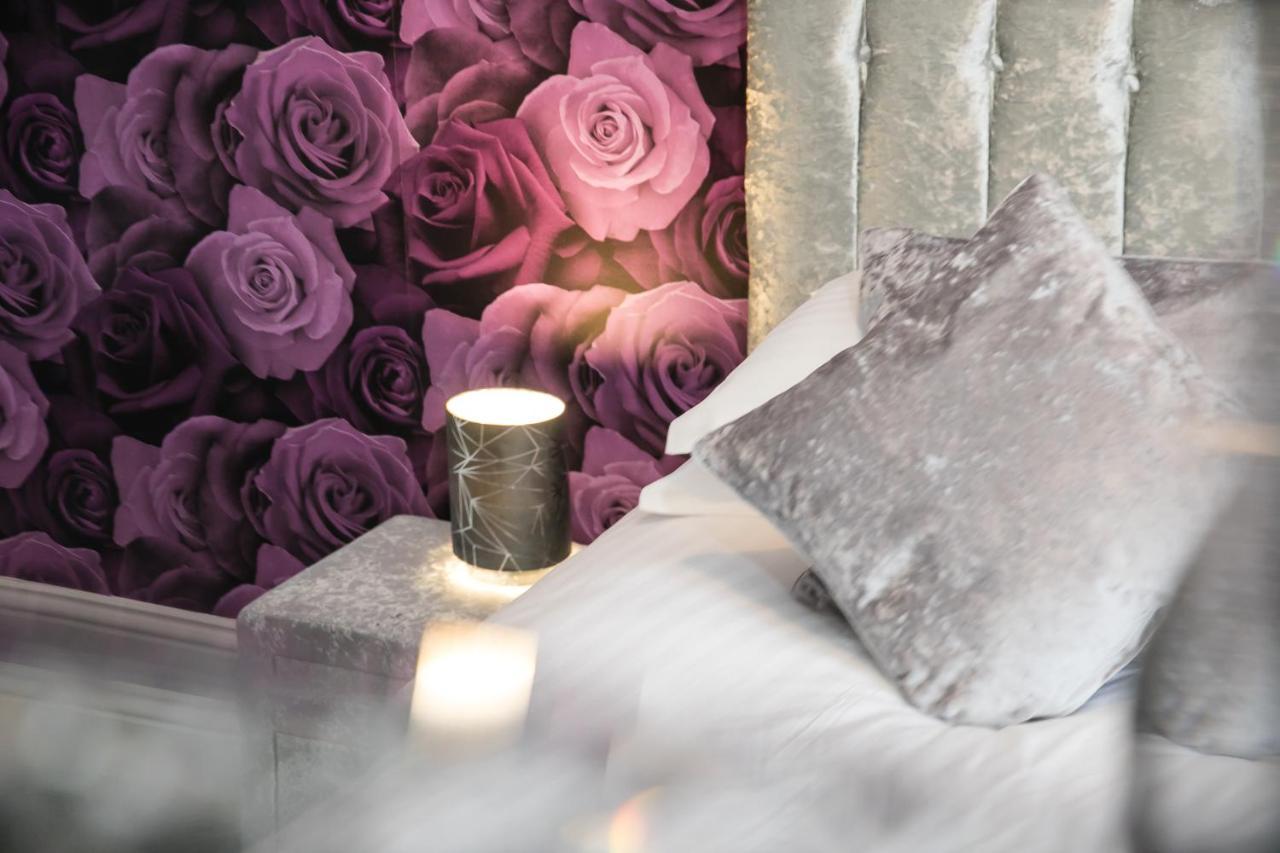 The Woolpack - Unforgettable Group Getaway In Apartment *