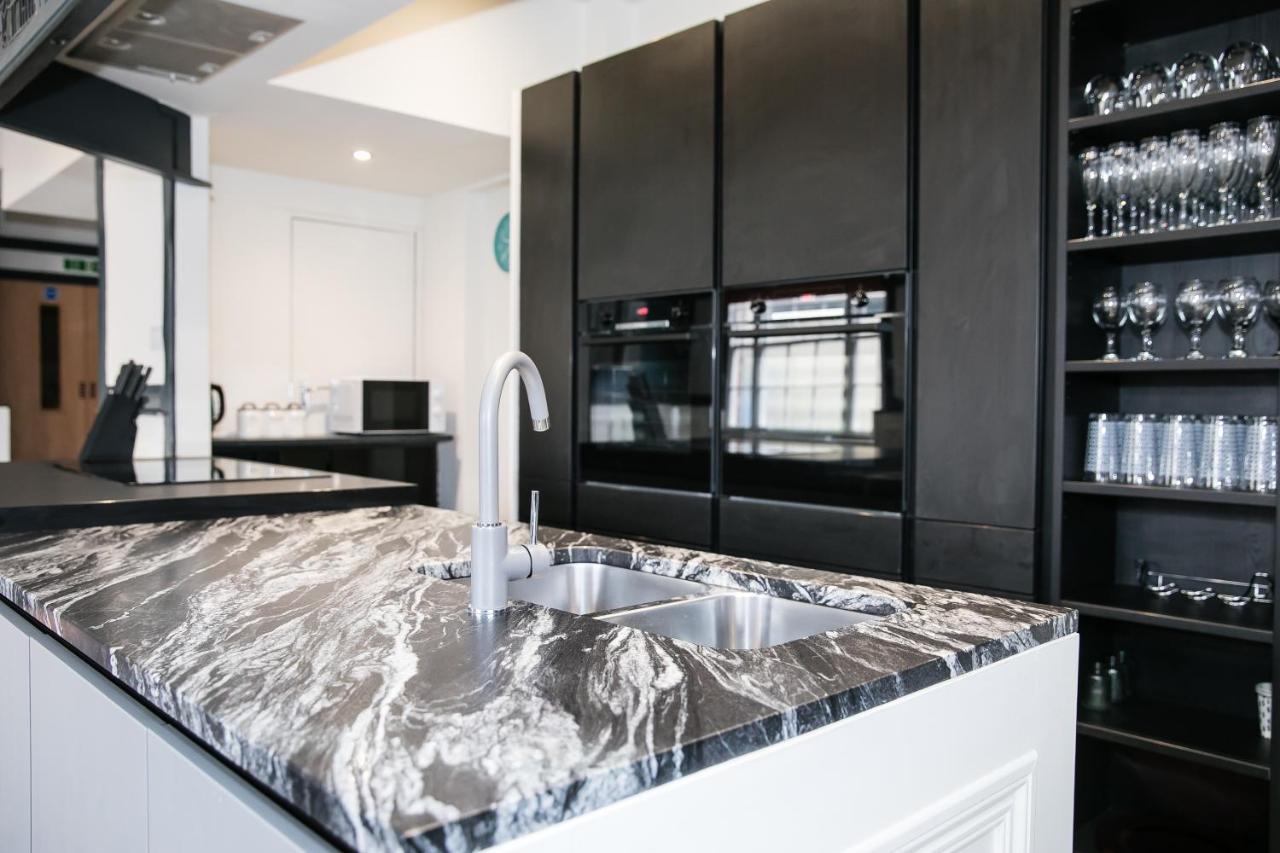 The Woolpack - Unforgettable Group Getaway In Apartment