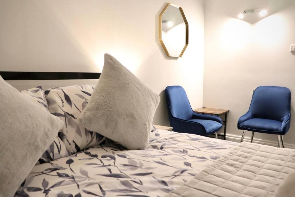 Apartment Priory Studio- New Inside The Walls