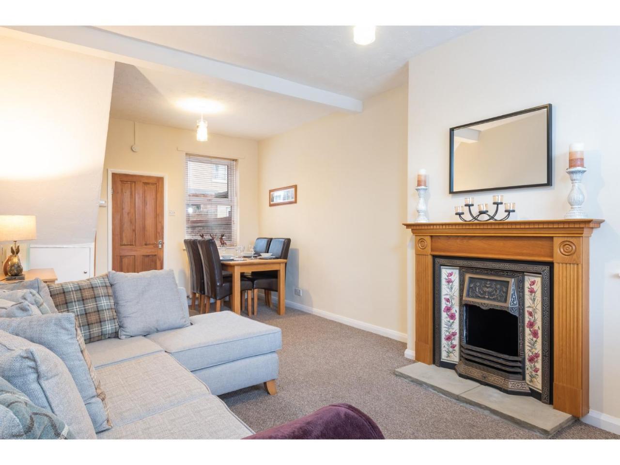 Beautiful 2 Bed With Free Parking - Pass The Keys Apartment