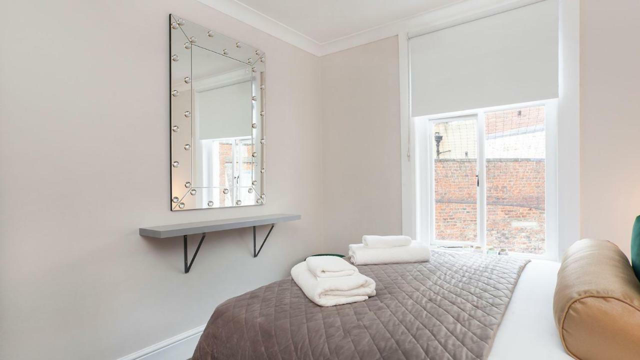Stylish And 2 Bed -free Parking Apartment York