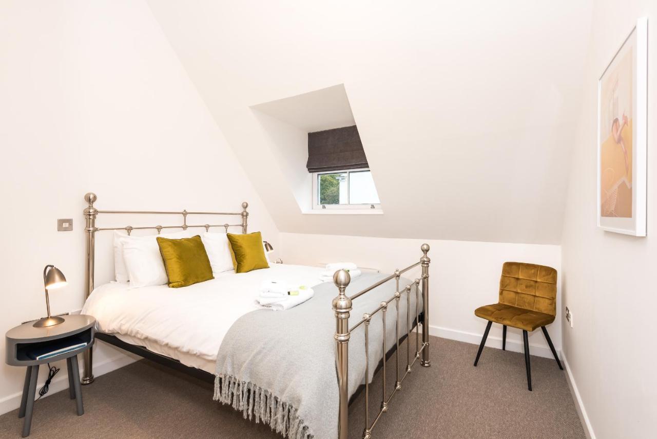 Apartment Stylish Modern Flat With Parking - Pass The Keys