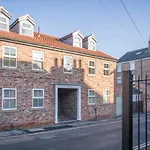 Penleys Apartment