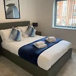 Icona - Brand New City Centre Apartment