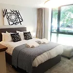 2 Bedroom Apartment, Free Parking