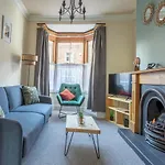 Milton Stays - Cosy 2 Bed House, 15 Min Walk To York City Center, For Up To 6 - With Period Features, Fireplace, Superfast Wi-Fi, Private Garden, Free On Street Parking
