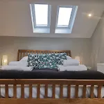3 Bedroom Townhouse, Free Parking