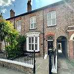 Gillygate Rest
