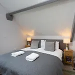 Bootham Court Grade II Duplex Apartment With Free Parking & Wi-Fi - Sleeps 2-6 People