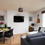 Bootham Court Grade II Duplex Apartment With Free Parking & Wi-Fi - Sleeps 2-6 People