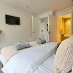 61 Cocoa Suite