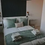 Modern First Floor Apartment, Fourth Avenue