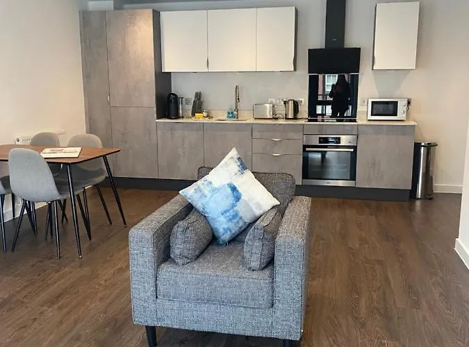 Icona - Brand New City Centre Apartment