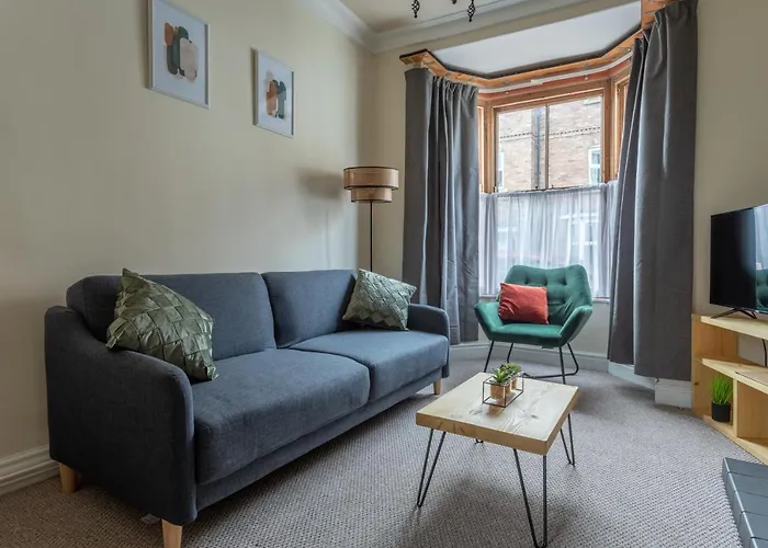 Milton Stays - Cosy 2 Bed House, 15 Min Walk To York City Center, For Up To 6 - With Period Features, Fireplace, Superfast Wi-Fi, Private Garden, Free On Street Parking