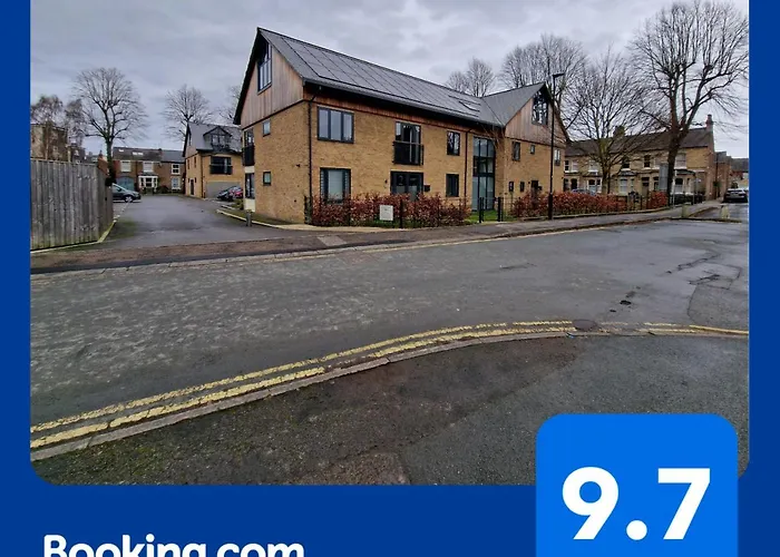 2 Bedroom Apartment, Free Parking