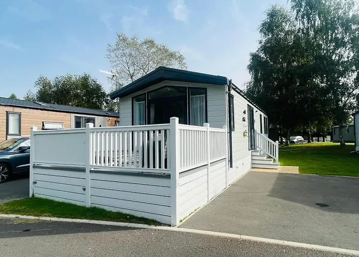 Teejay\'S Lodge With Hot Tub
