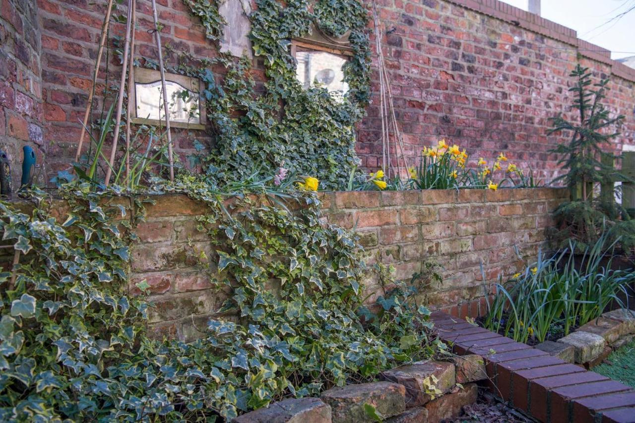 The Tansy House On Queen Street Apartment