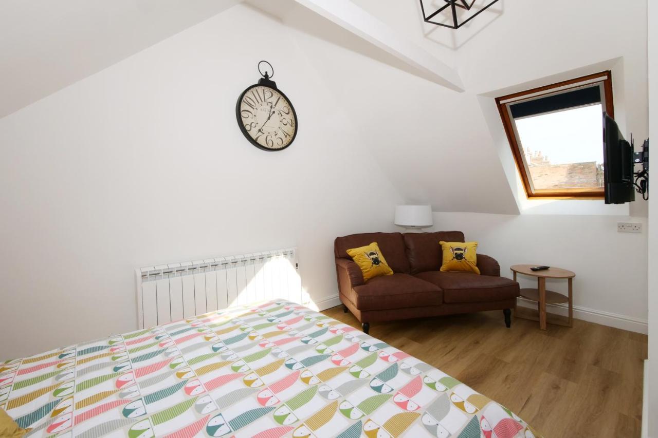 Stodham - One Bed Near Minster Apartment