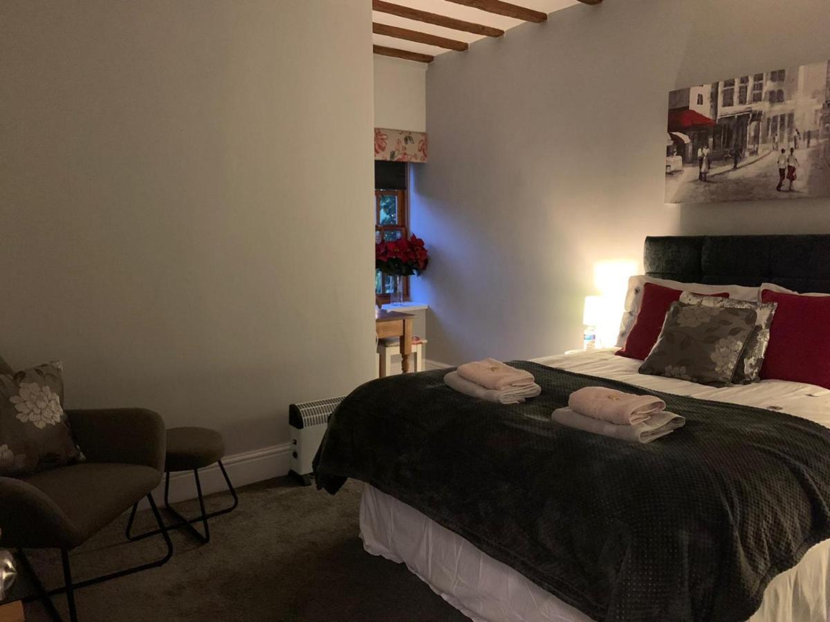 One, The Carriage House, Apartment