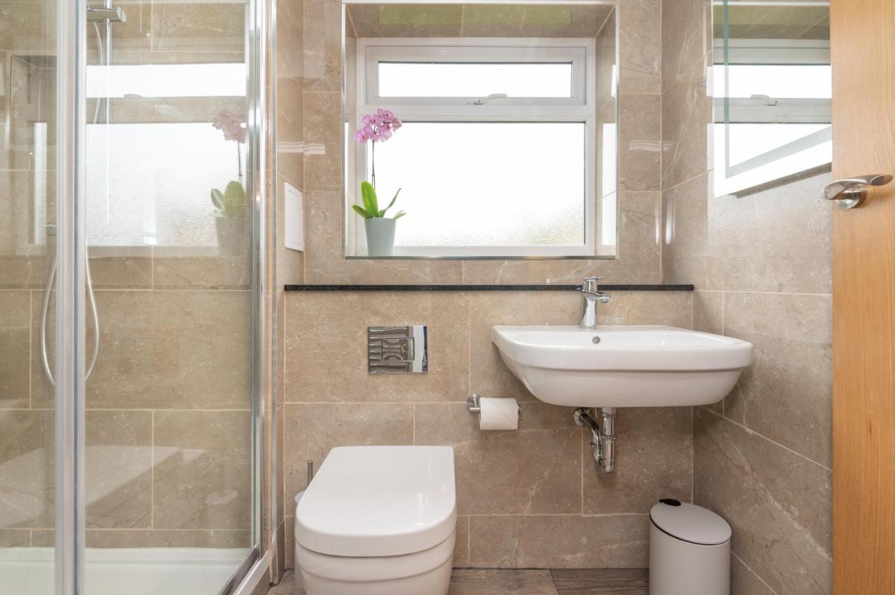 Luxurious Modern House With Garden - Pass The Keys * York