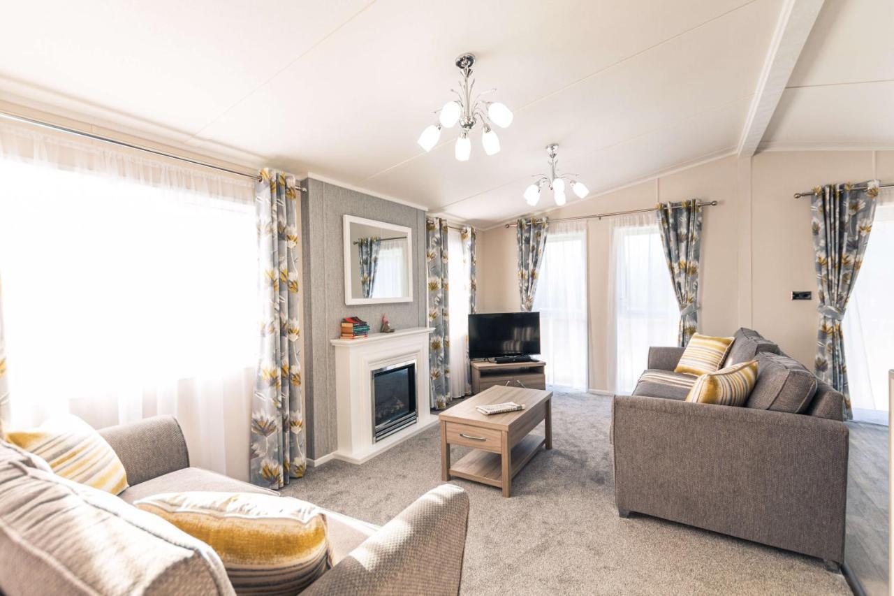 Audley With Hot Tub Holiday home *