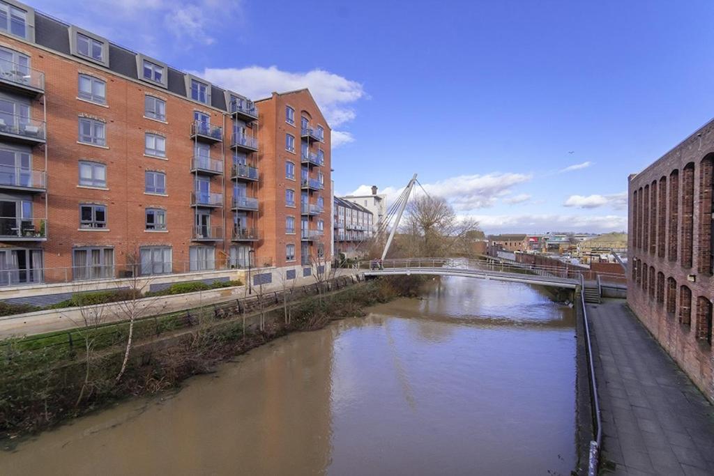 55 Cocoa York, Free Parking Onsite Apartment York