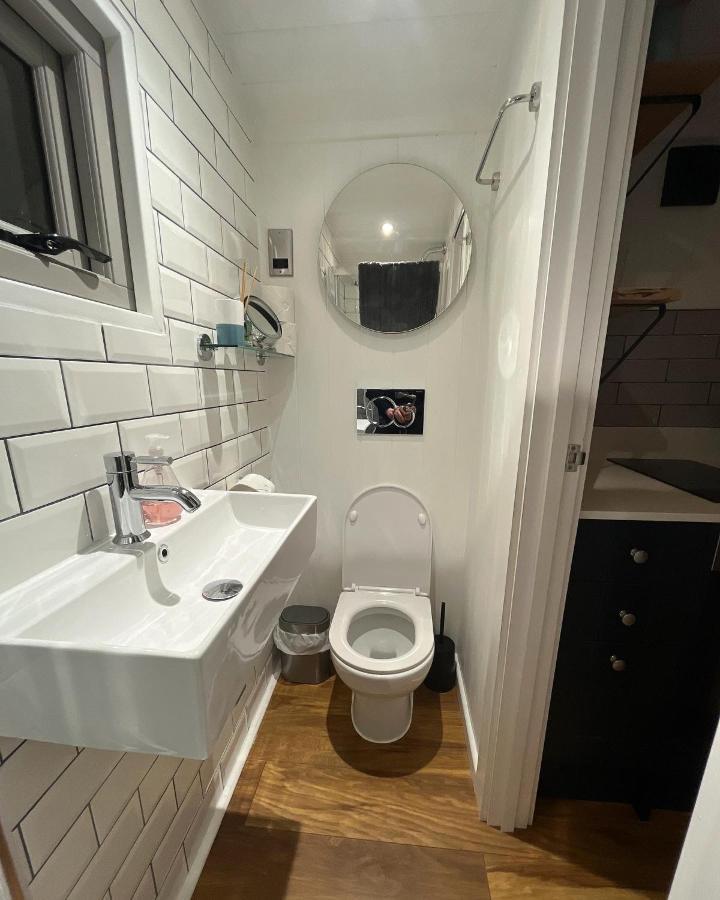 Luxury Shepherds Hut - The Moorhen By The * York