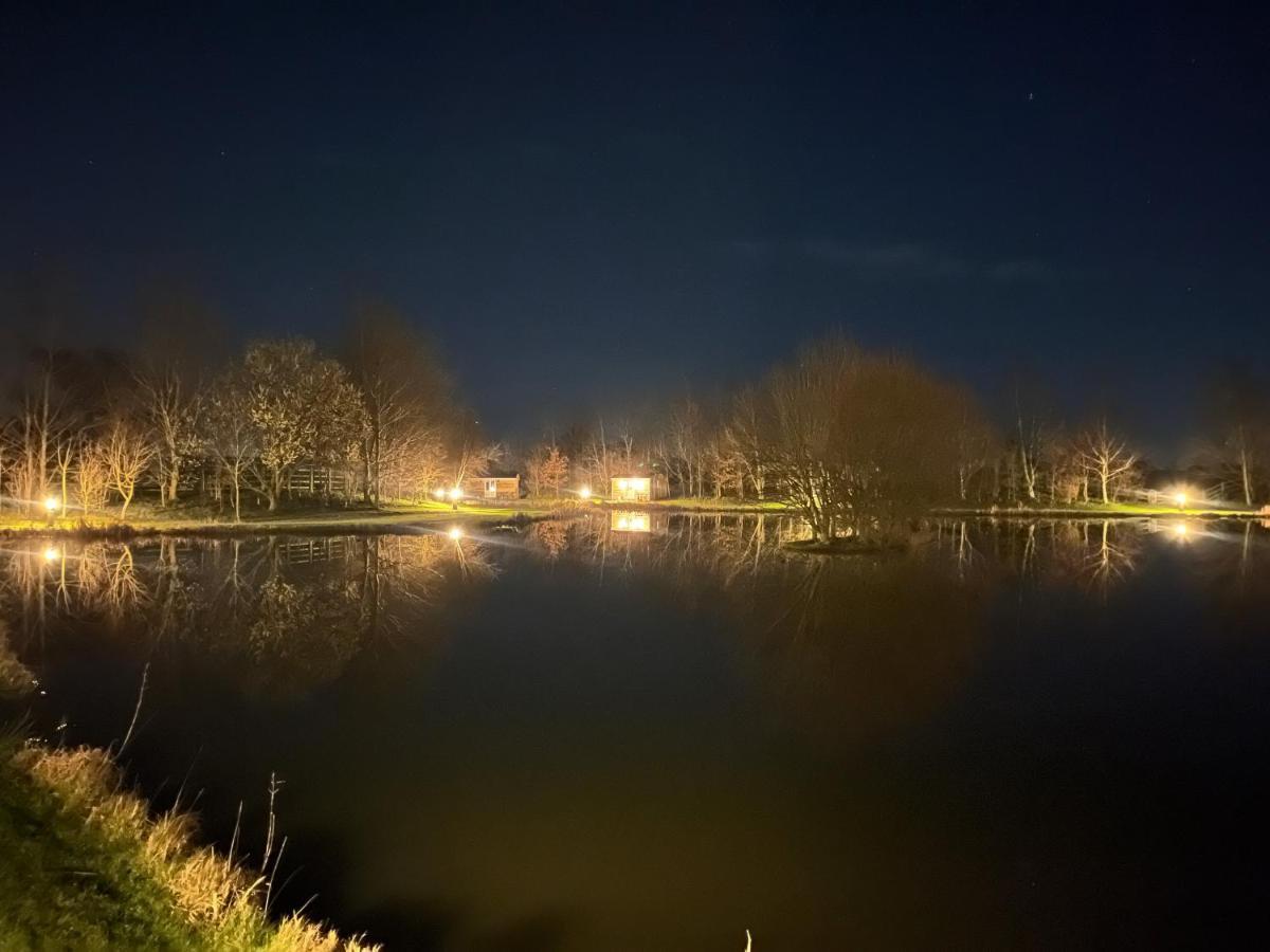 Campsite Luxury Shepherds Hut - The Moorhen By The