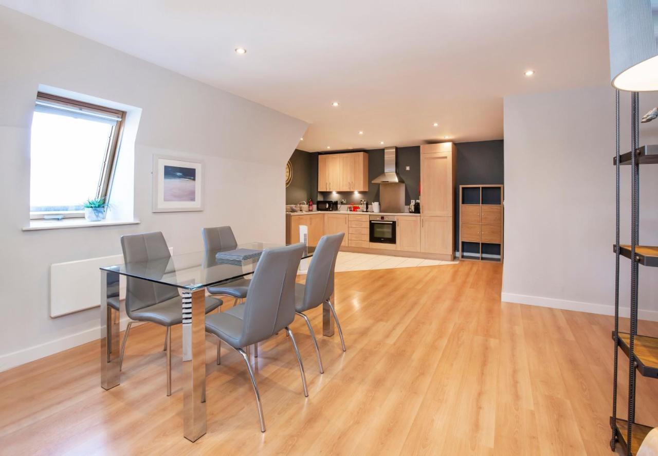 Loft With Parking Apartment *