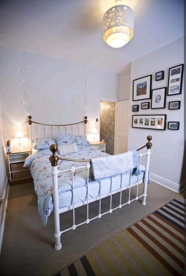 Cosy Little Just Outside Walls Holiday home *