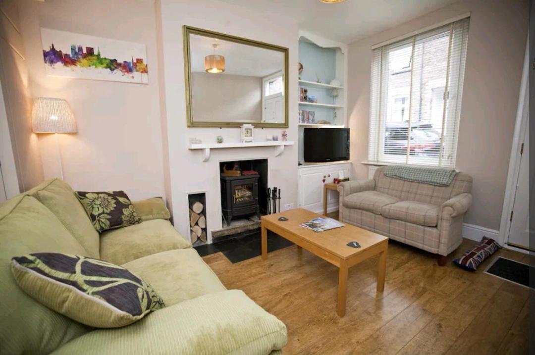 Cosy Little Just Outside Walls