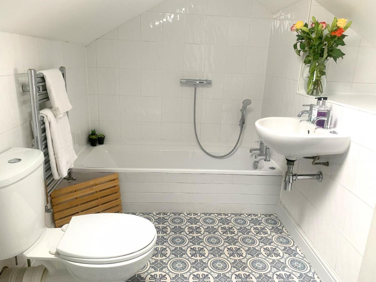 Lodge In The Heart Of At The Hampden - Free Parking - York