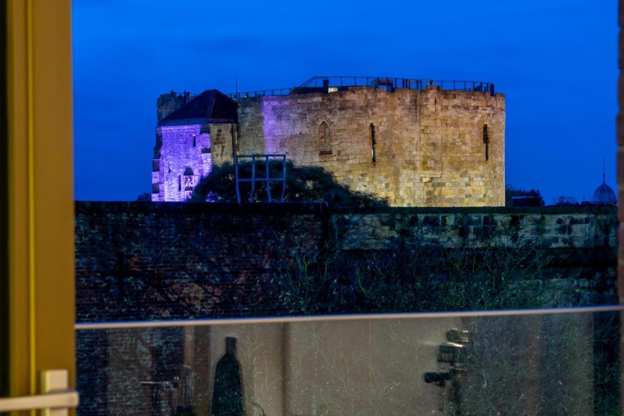 The Castle @ Ryedale House Apartment
