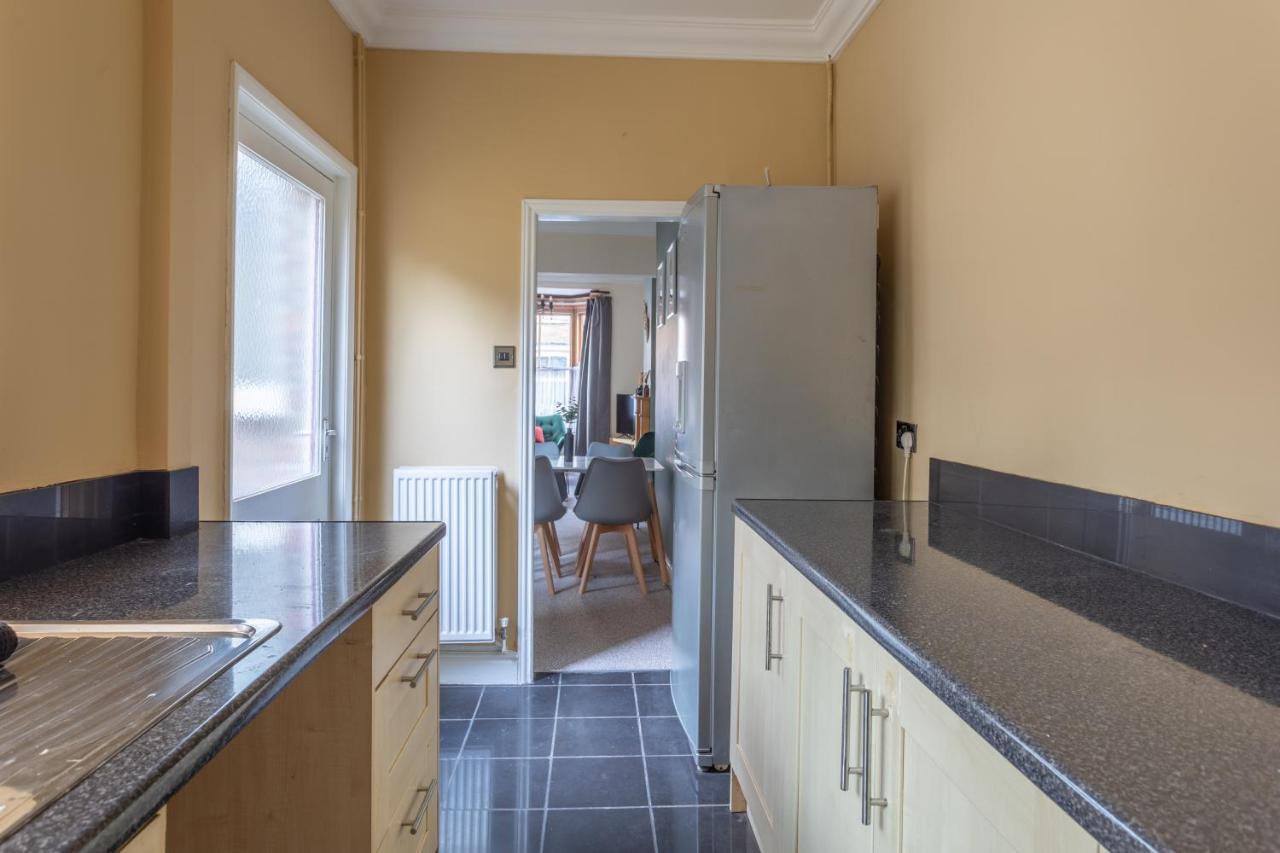 Milton Stays: Cosy Centre House With Garden And Parking Holiday home *