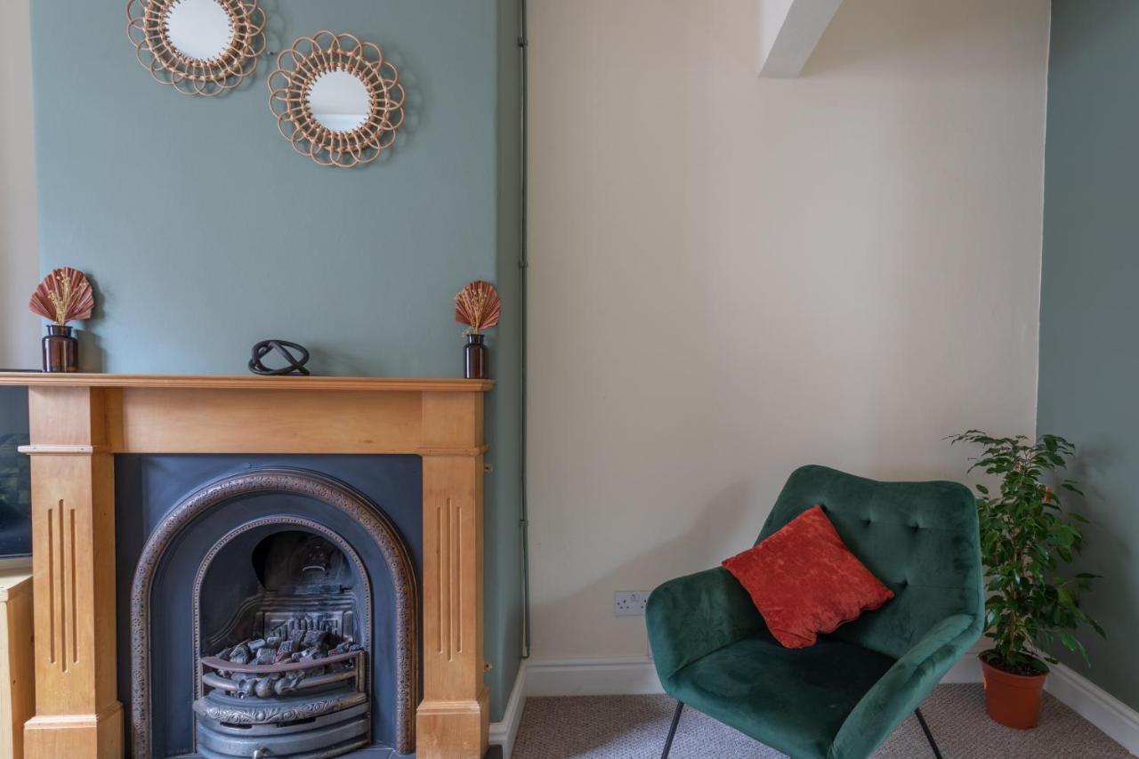 Milton Stays: Cosy Centre House With Garden And Parking Holiday home *