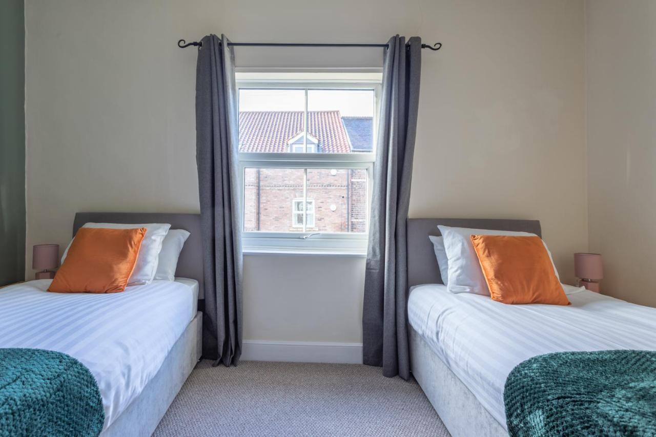 Milton Stays: Cosy Centre House With Garden And Parking York