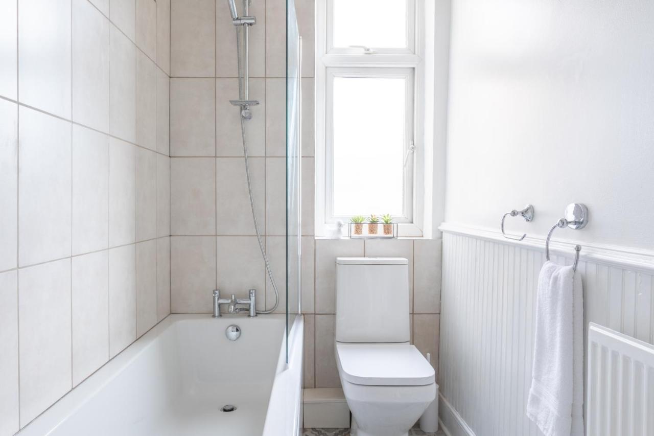 Milton Stays: Cosy Centre House With Garden And Parking * York