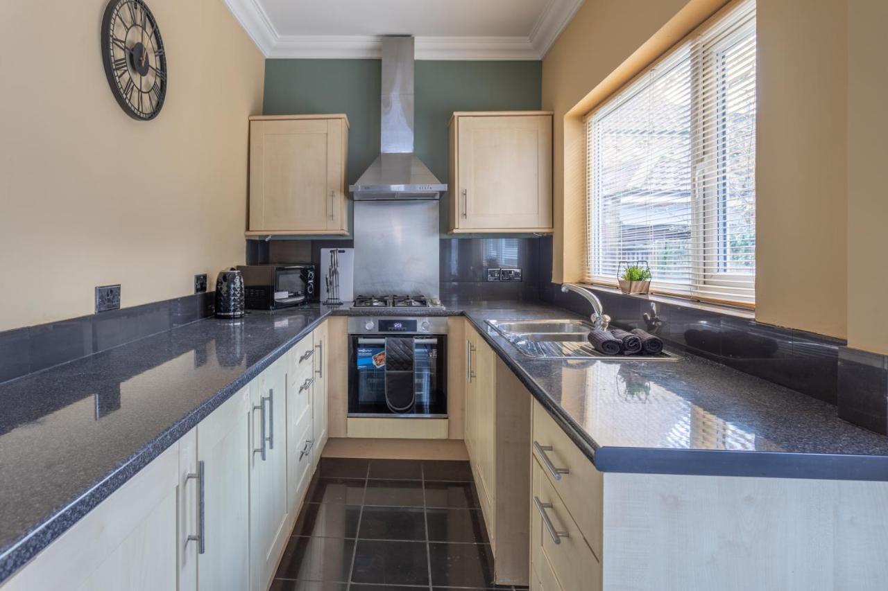 Milton Stays: Cosy Centre House With Garden And Parking York