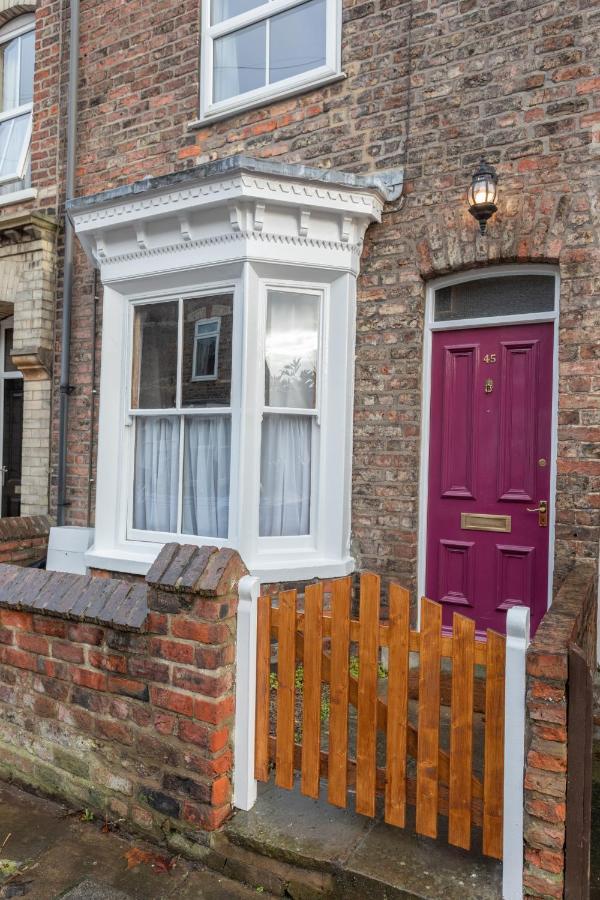 Milton Stays: Cosy Centre House With Garden And Parking Holiday home