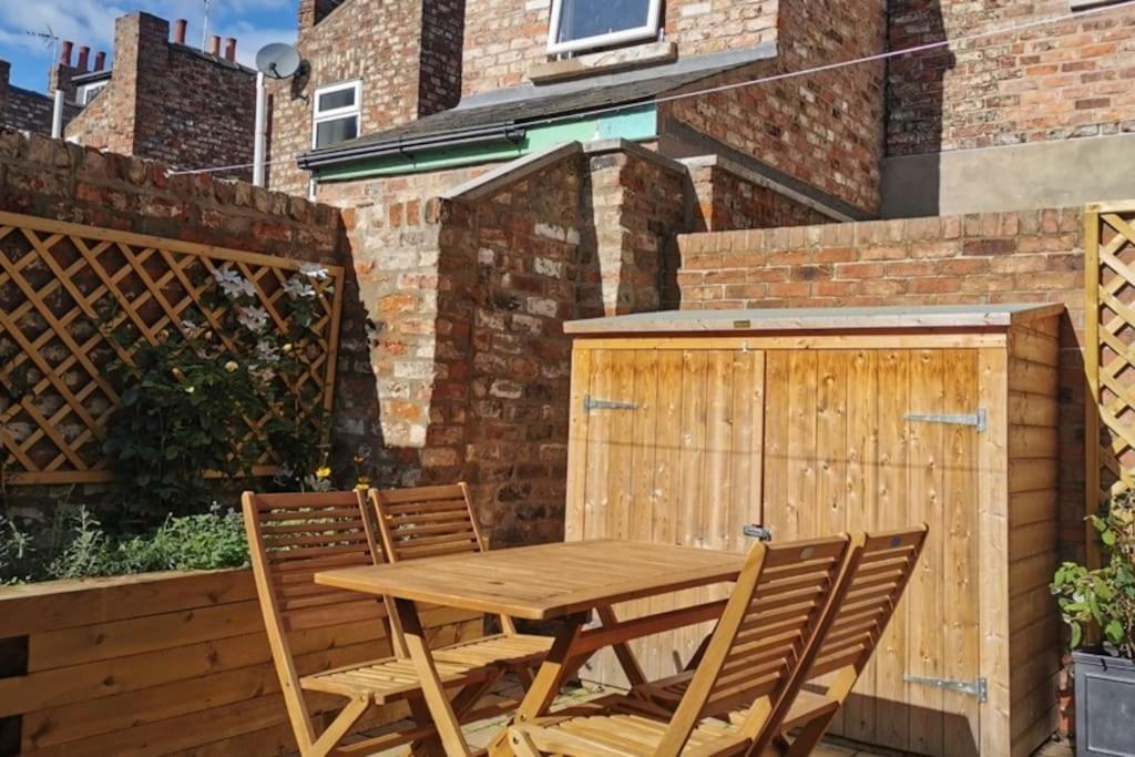 3 Bedroom Townhouse, Free Parking Holiday home York