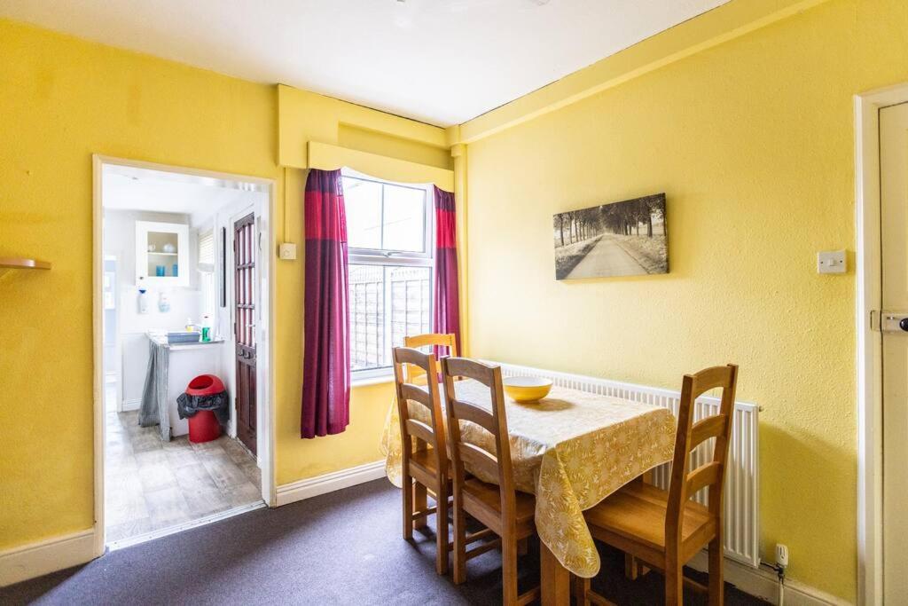 Park View House - Sleeps 6 * York