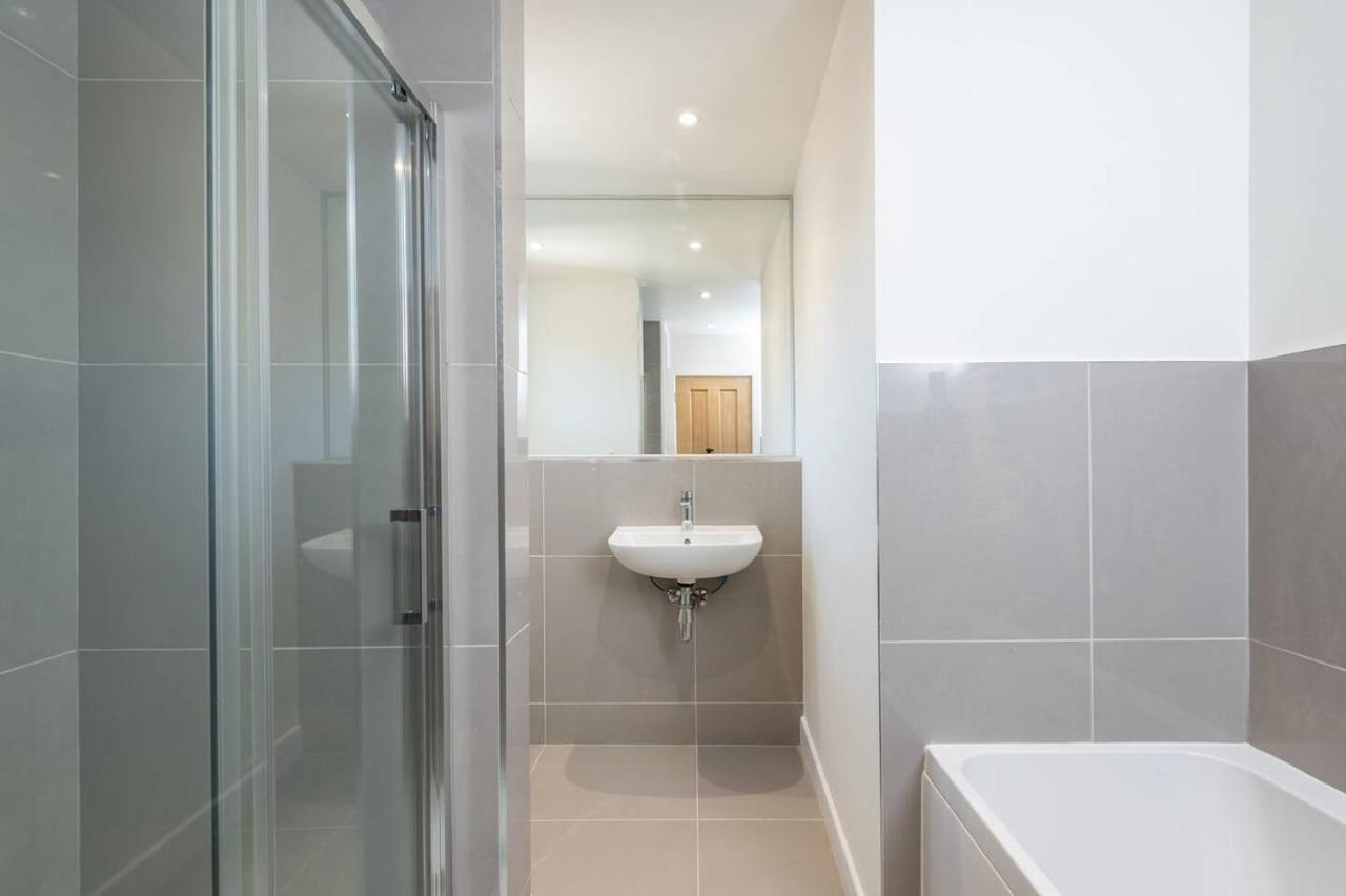 Pass The Keys Luxurious Duplex With Parking *