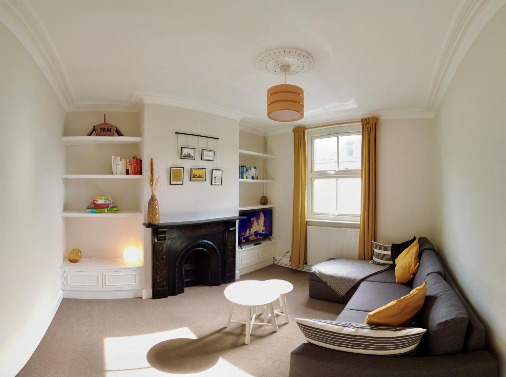 2-bed Terraced - 5 Min Walk To The Walls