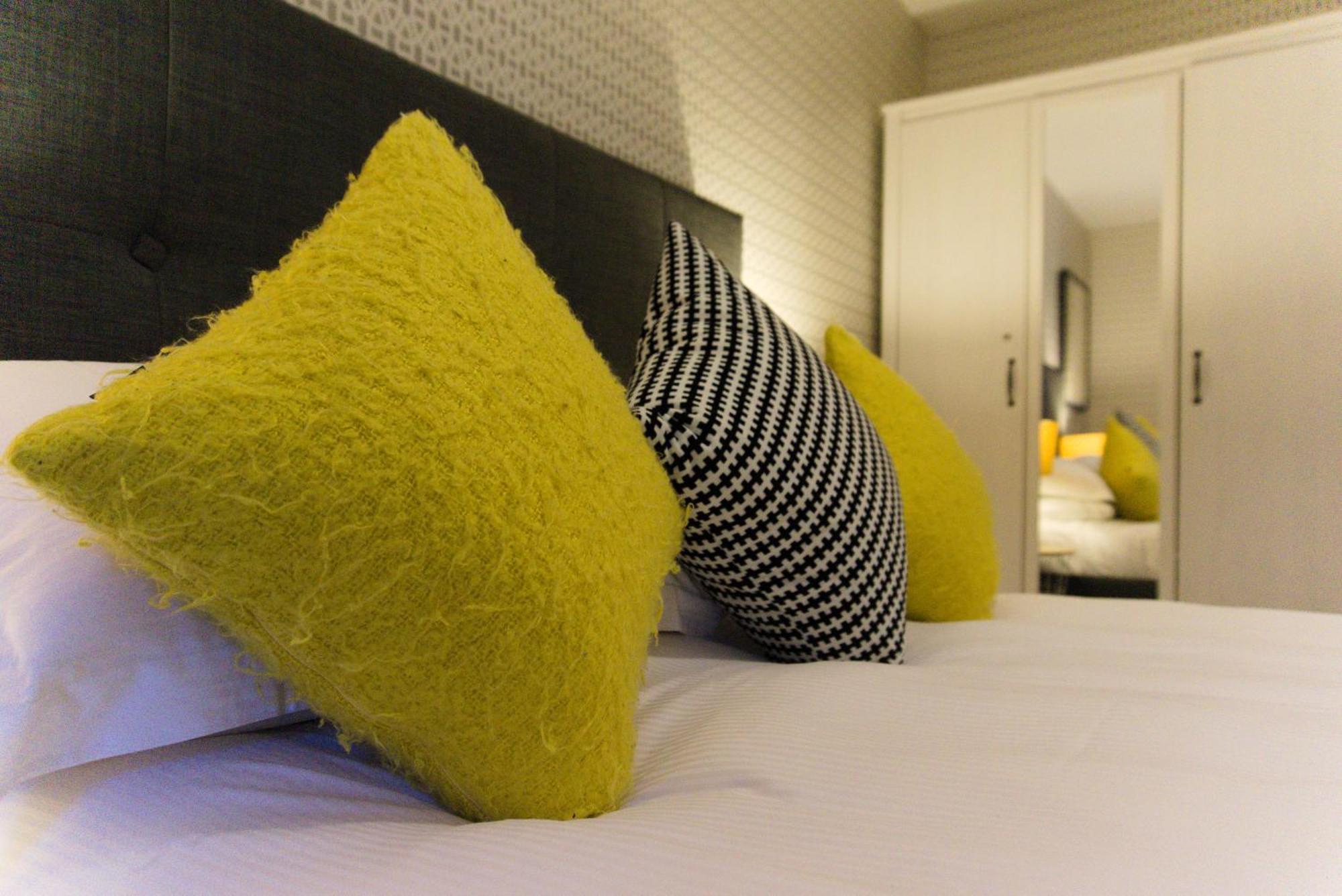 Blue River, Parking Subject To Availability Apartment *