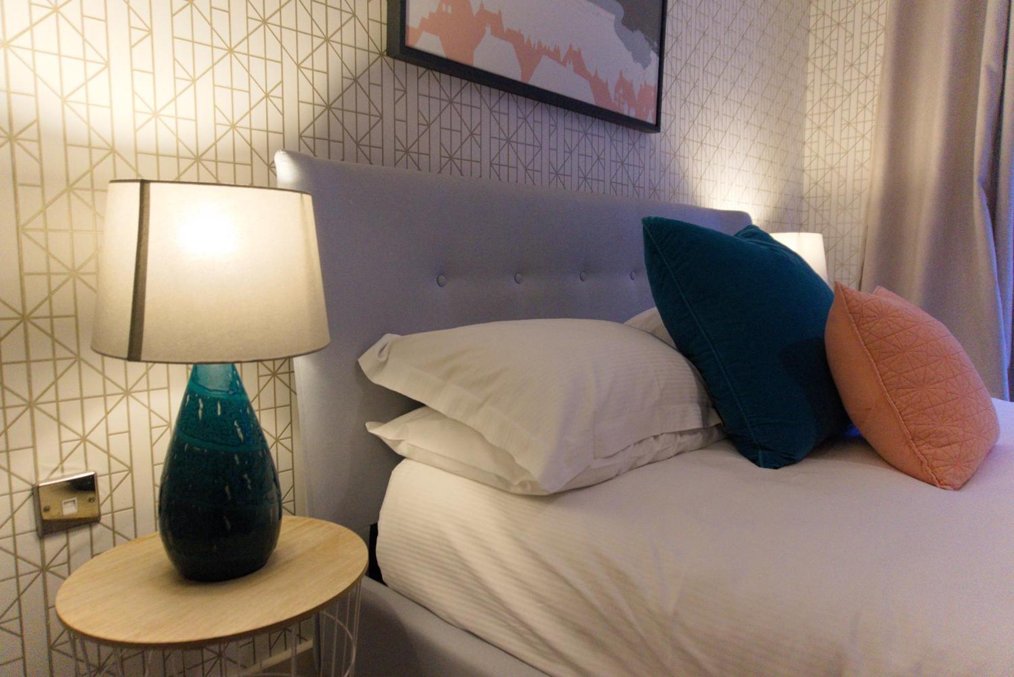 Blue River, Parking Subject To Availability Apartment York